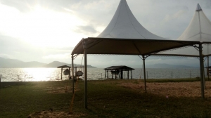 TENDA CHAPEU DE BRUXA 5X5MTS BRANCA